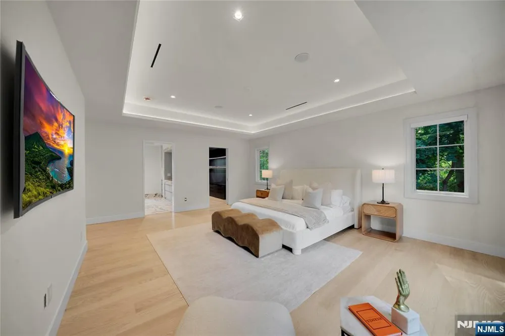 165 Hickory Lane Closter, NJ 07624