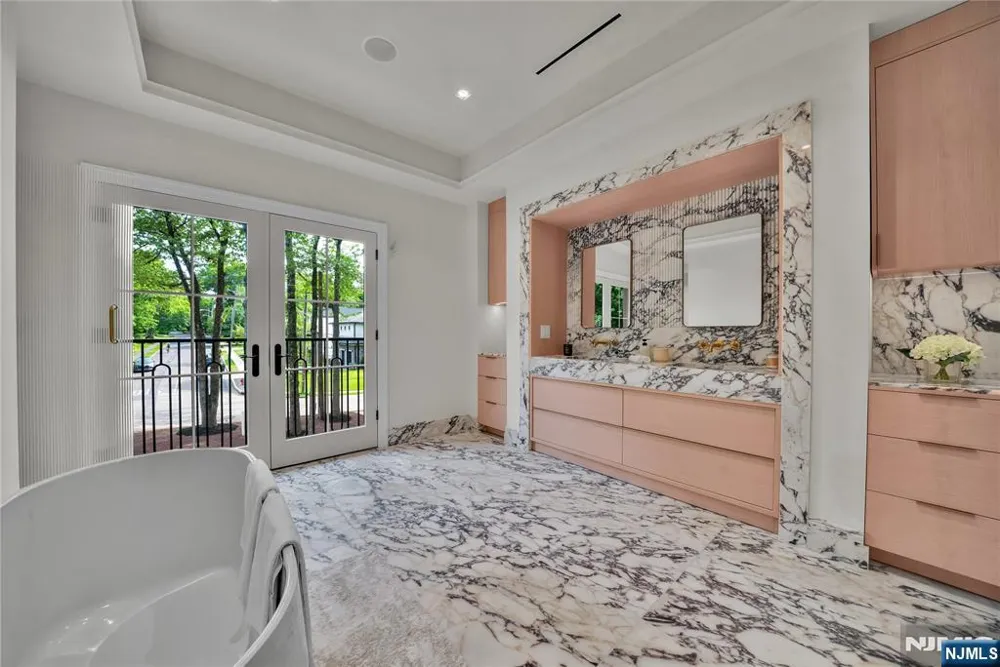 165 Hickory Lane Closter, NJ 07624