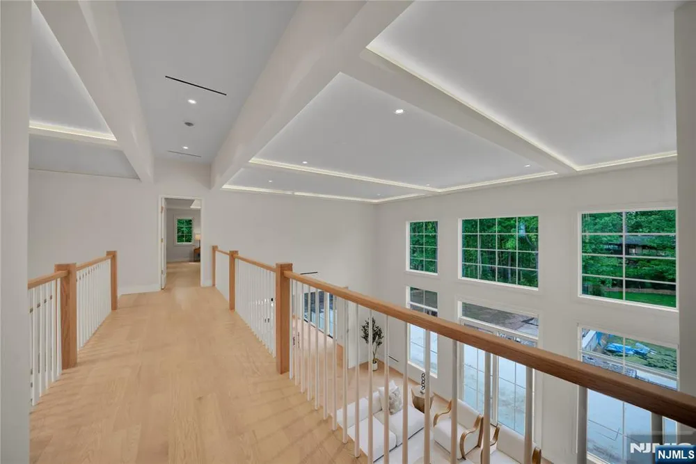 165 Hickory Lane Closter, NJ 07624