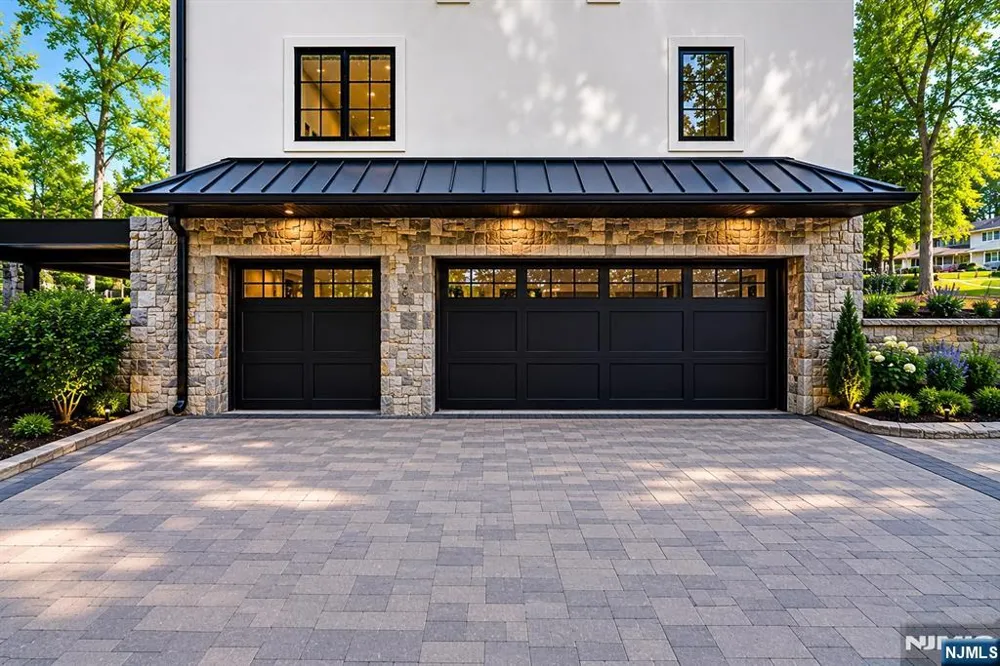 165 Hickory Lane Closter, NJ 07624