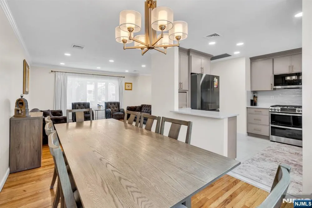 33 Oak Avenue Pequannock Township, NJ 07440