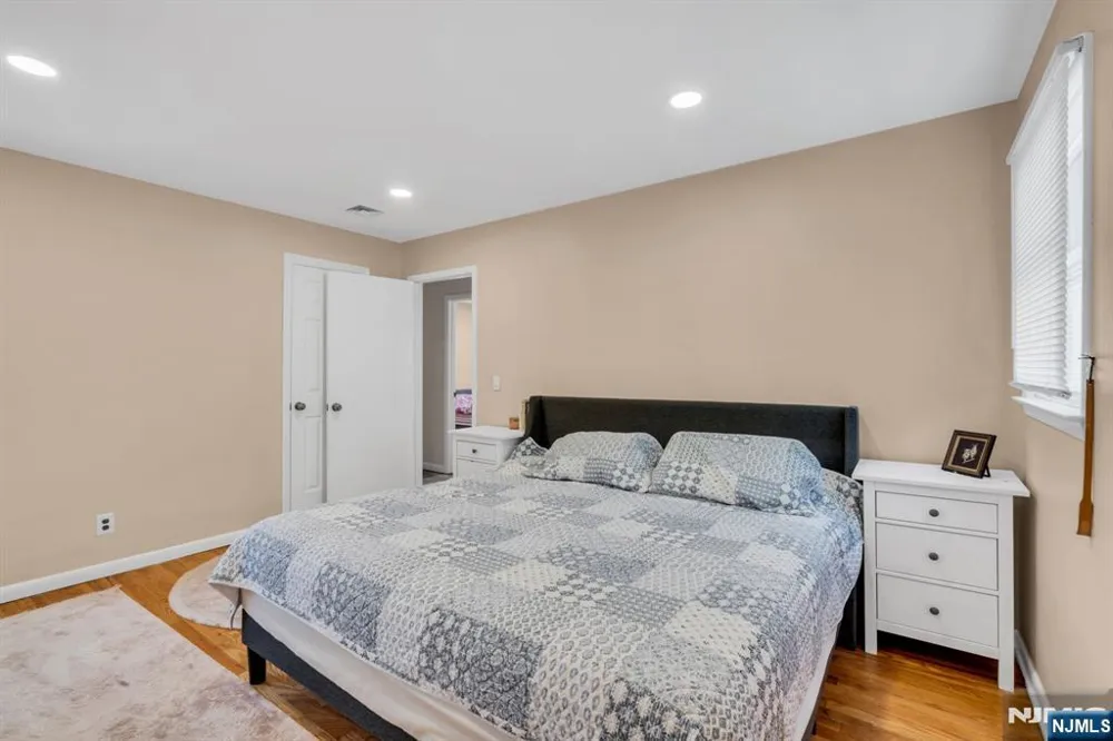 33 Oak Avenue Pequannock Township, NJ 07440