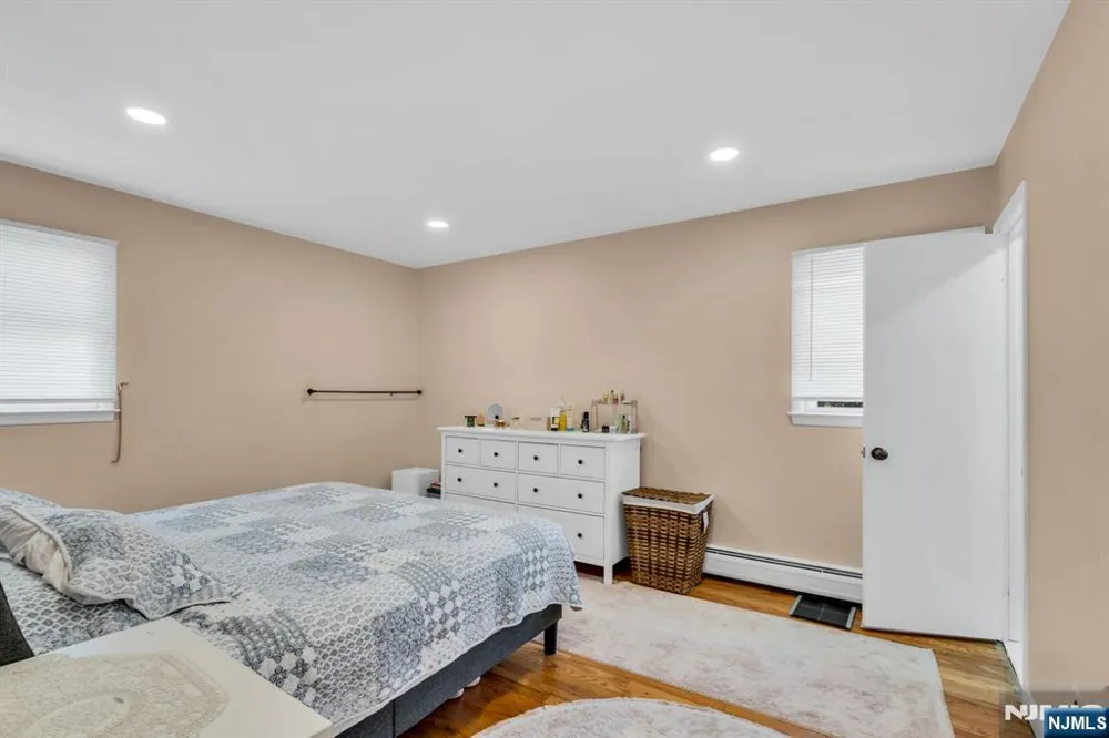 33 Oak Avenue Pequannock Township, NJ 07440