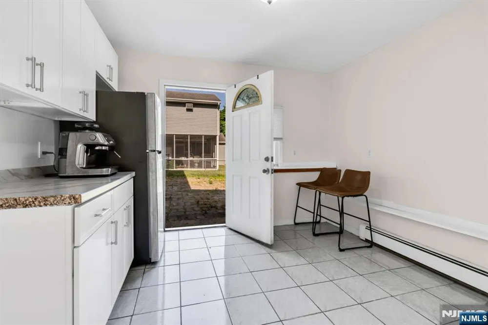 33 Oak Avenue Pequannock Township, NJ 07440
