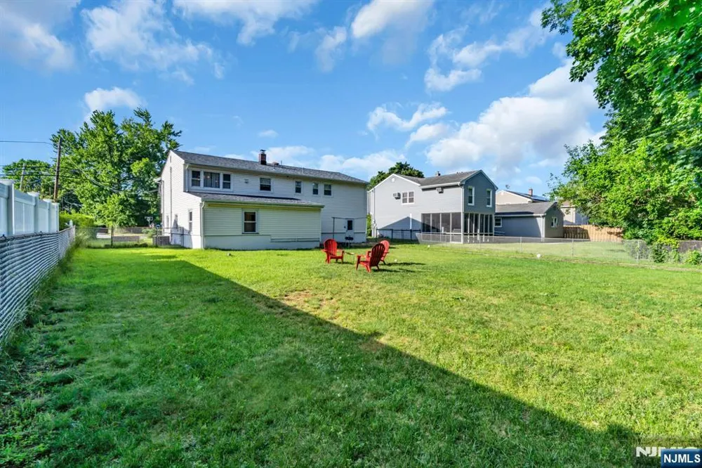 33 Oak Avenue Pequannock Township, NJ 07440