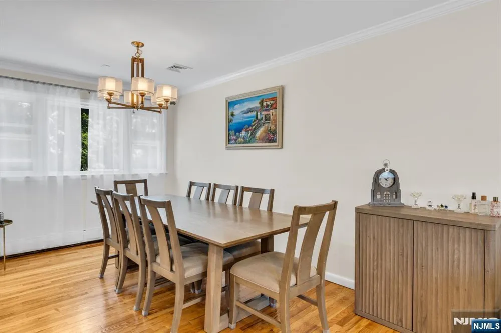 33 Oak Avenue Pequannock Township, NJ 07440