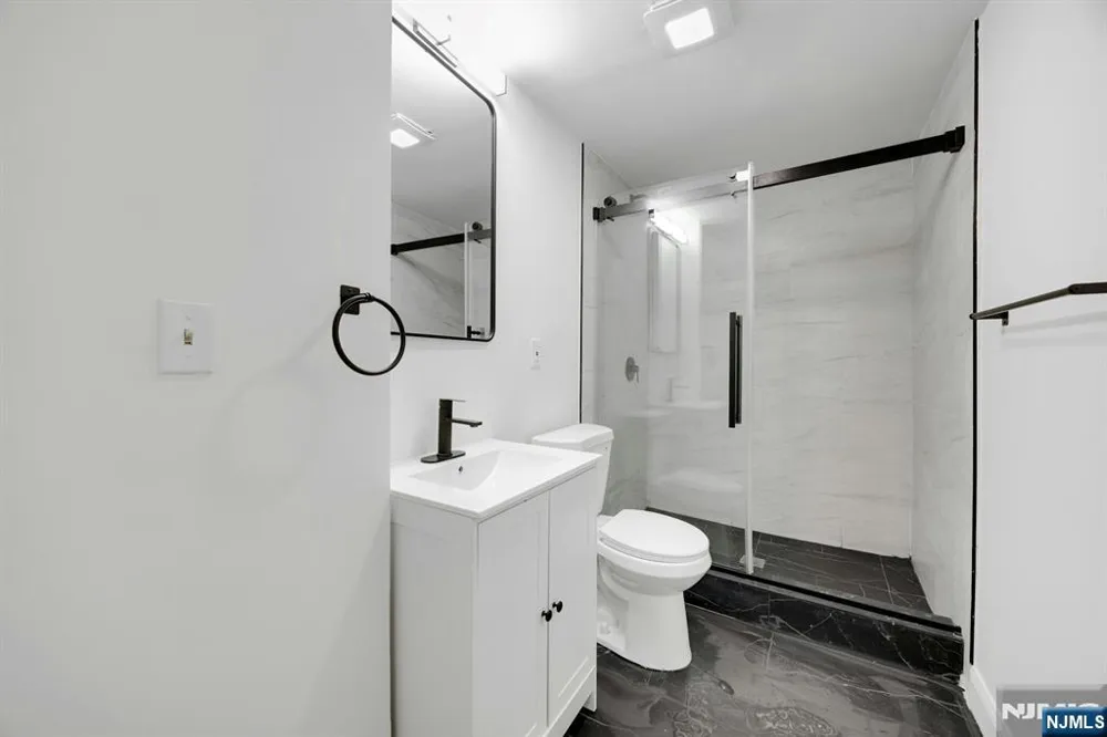 58-60 Ingraham Place Newark, NJ 07108