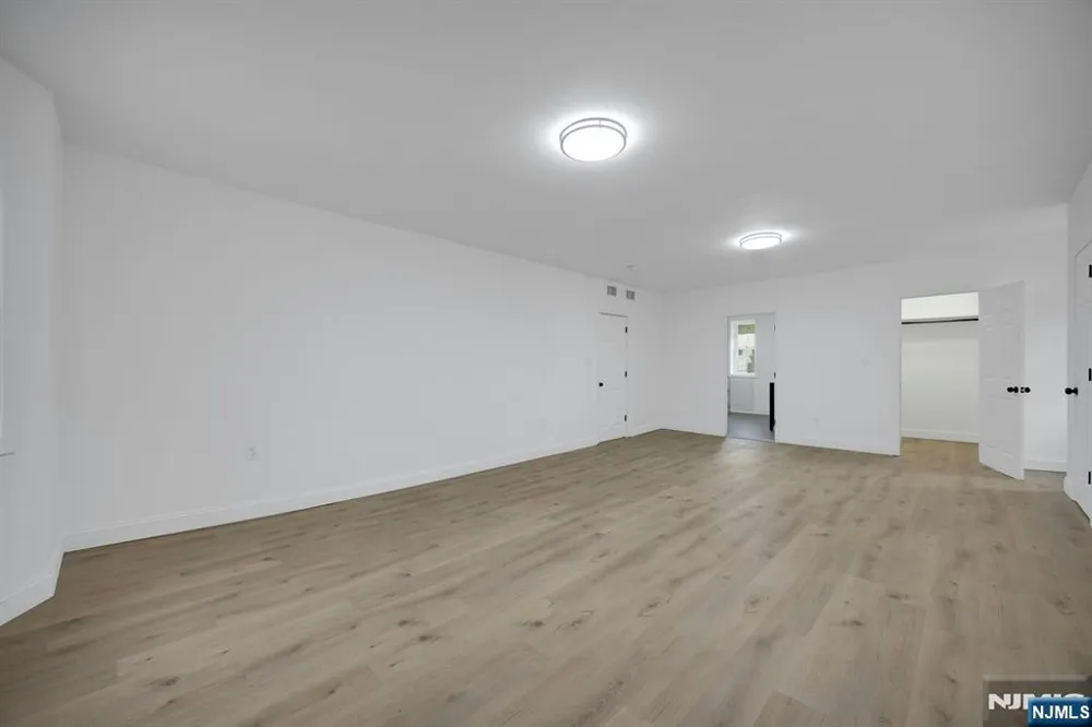 58-60 Ingraham Place Newark, NJ 07108