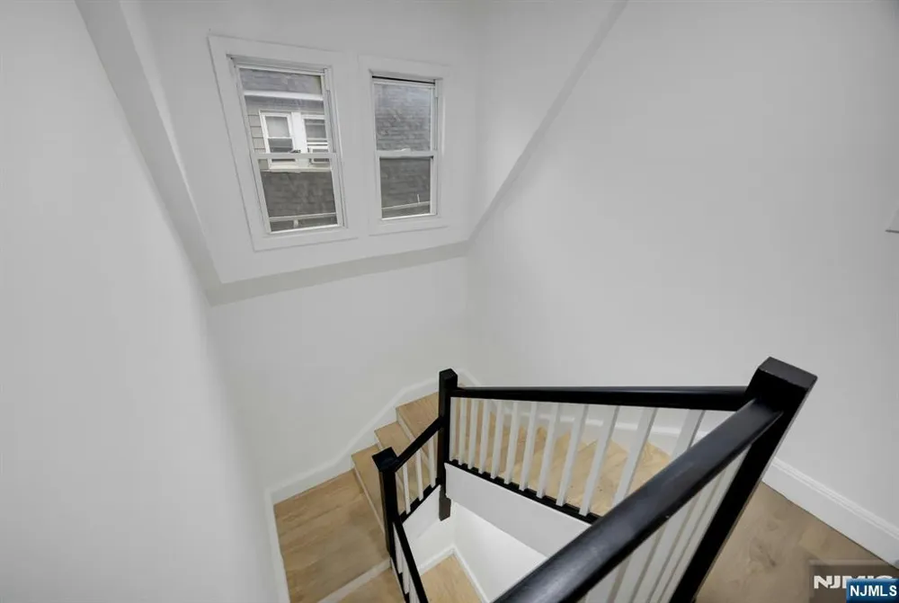 58-60 Ingraham Place Newark, NJ 07108