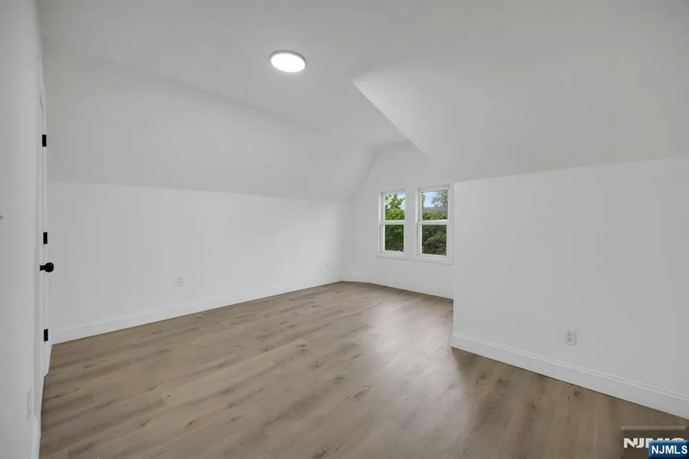 58-60 Ingraham Place Newark, NJ 07108