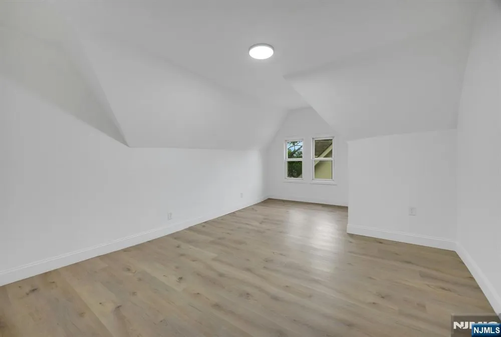 58-60 Ingraham Place Newark, NJ 07108