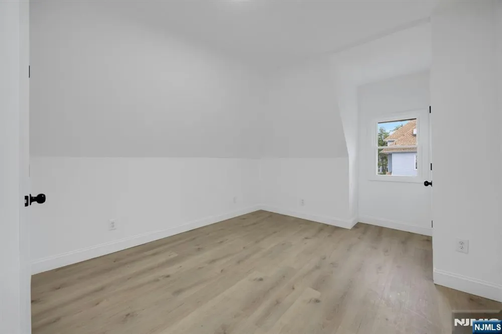 58-60 Ingraham Place Newark, NJ 07108