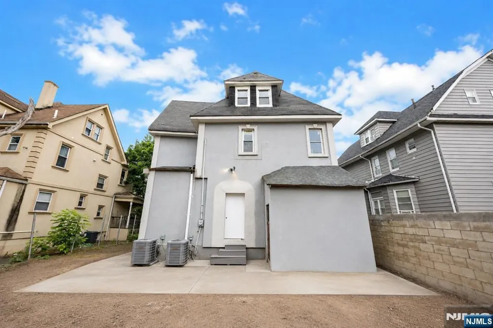 58-60 Ingraham Place Newark, NJ 07108