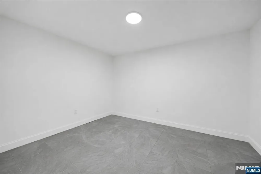 58-60 Ingraham Place Newark, NJ 07108