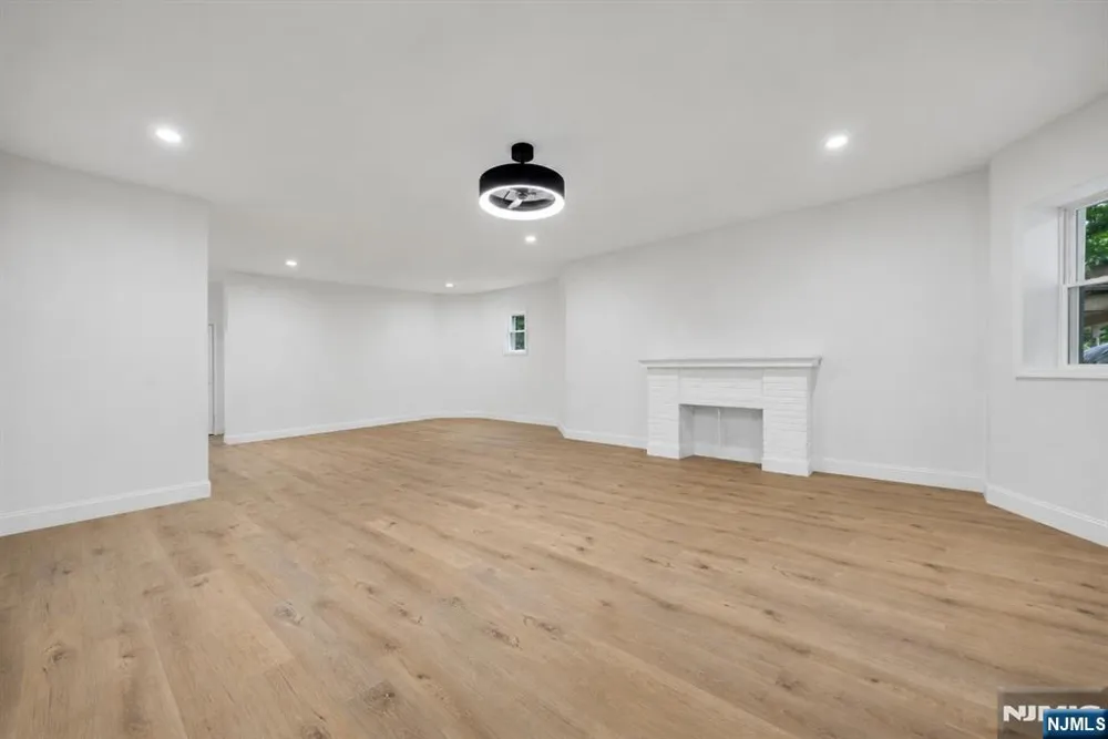 58-60 Ingraham Place Newark, NJ 07108