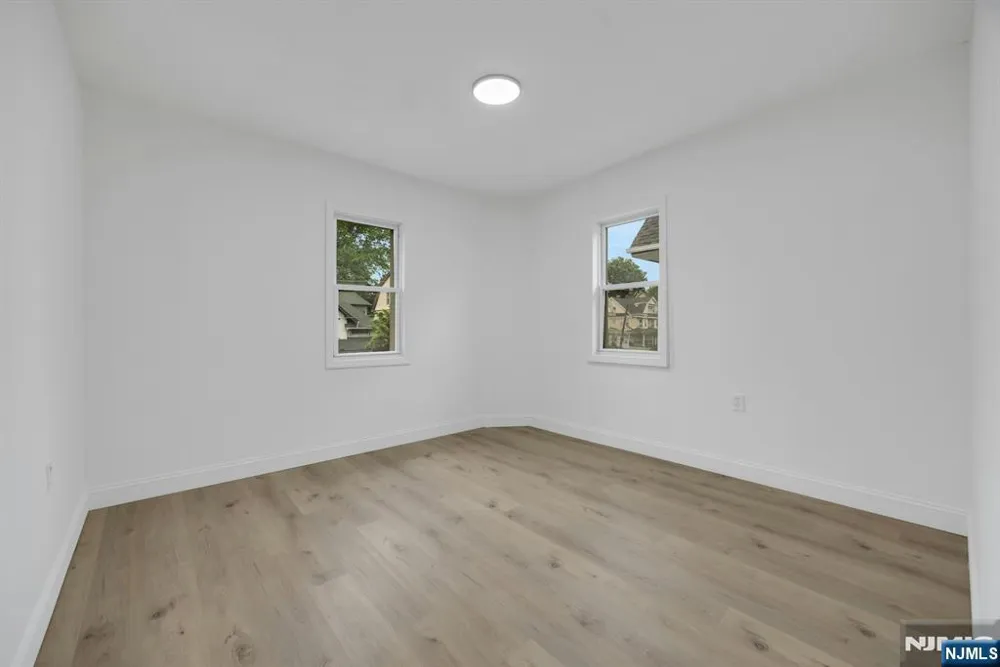 58-60 Ingraham Place Newark, NJ 07108