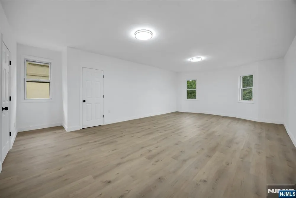 58-60 Ingraham Place Newark, NJ 07108