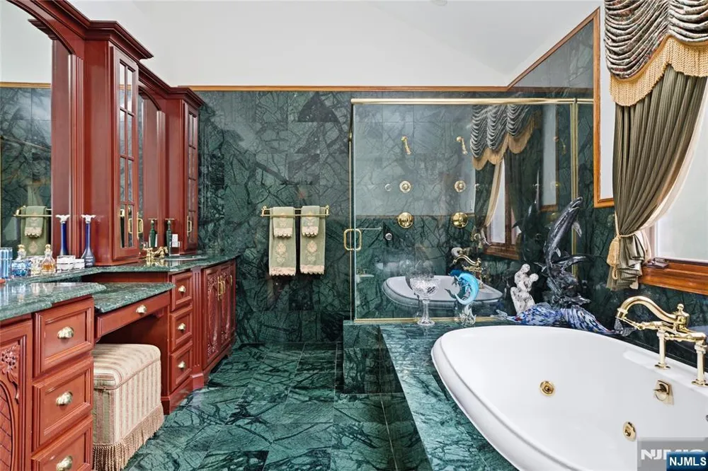 1 Wimbledon Court Cedar Grove, NJ 07009
