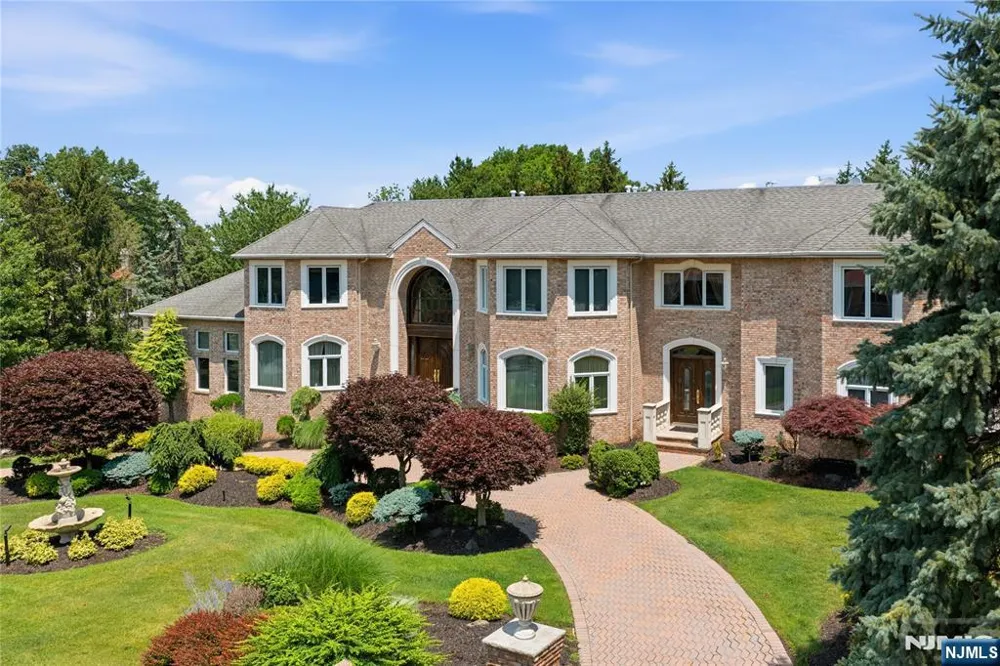 1 Wimbledon Court Cedar Grove, NJ 07009