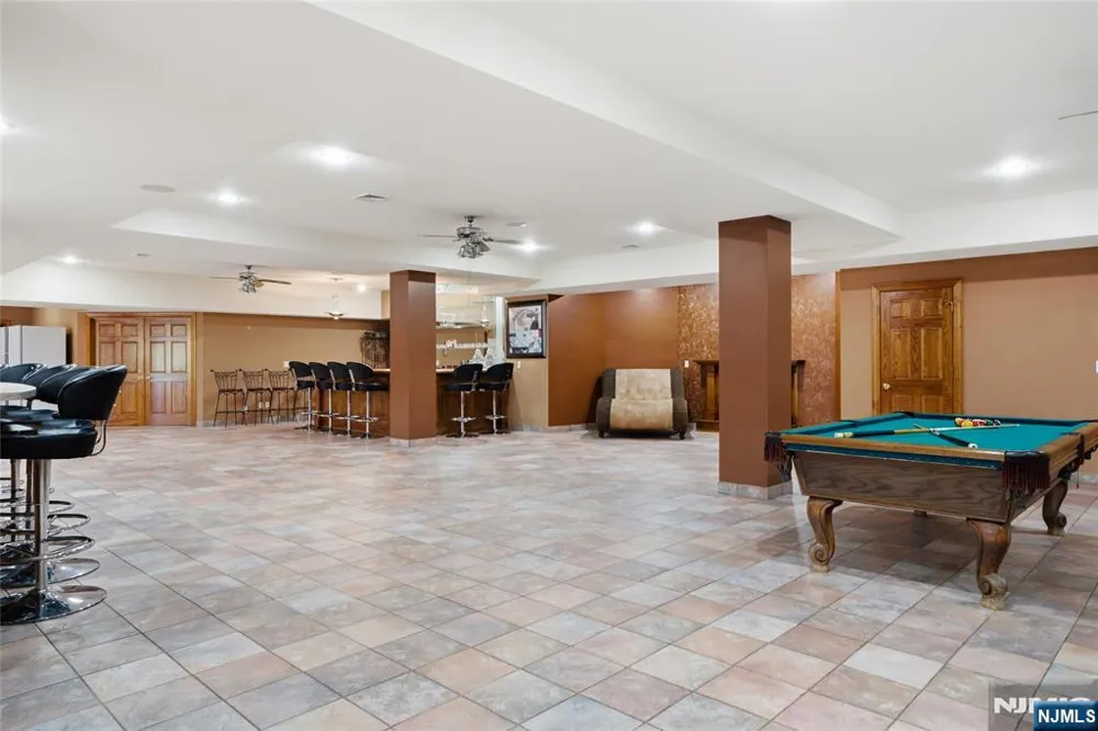 1 Wimbledon Court Cedar Grove, NJ 07009