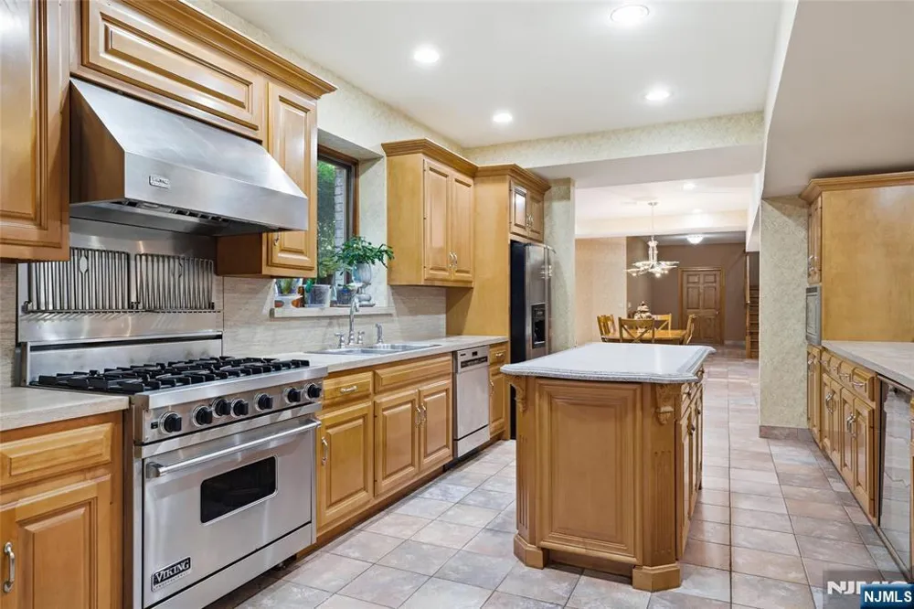 1 Wimbledon Court Cedar Grove, NJ 07009
