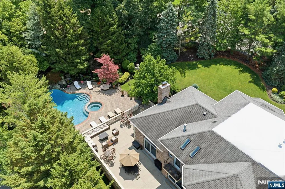 1 Wimbledon Court Cedar Grove, NJ 07009