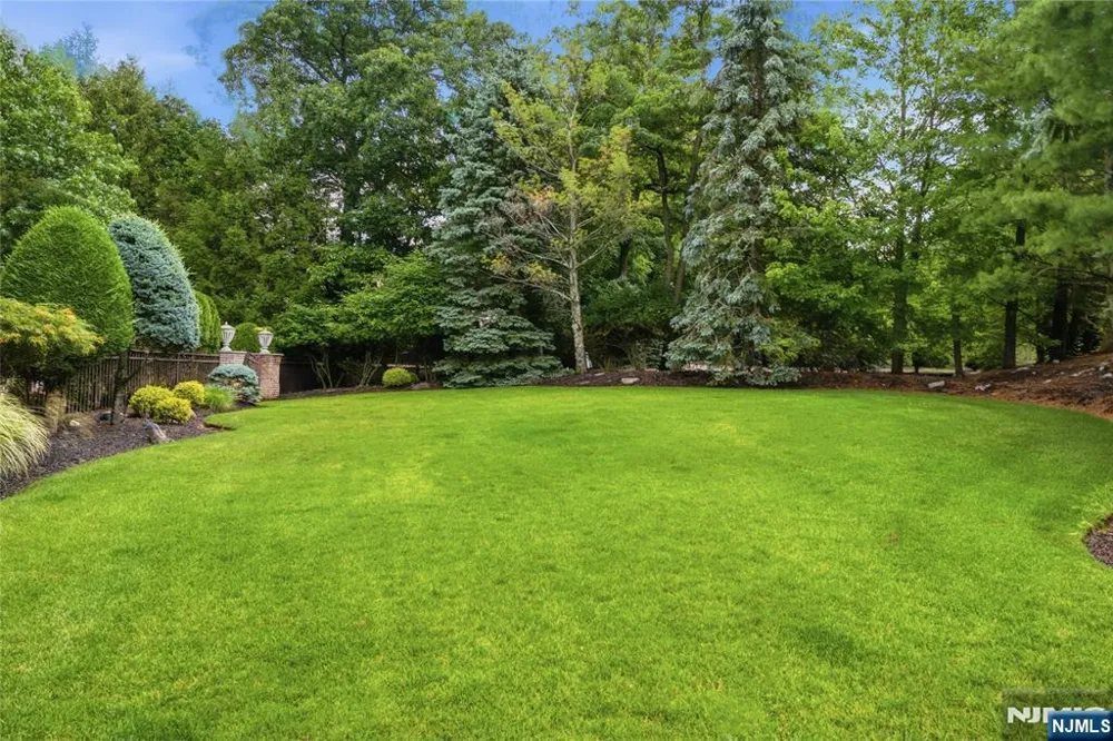 1 Wimbledon Court Cedar Grove, NJ 07009