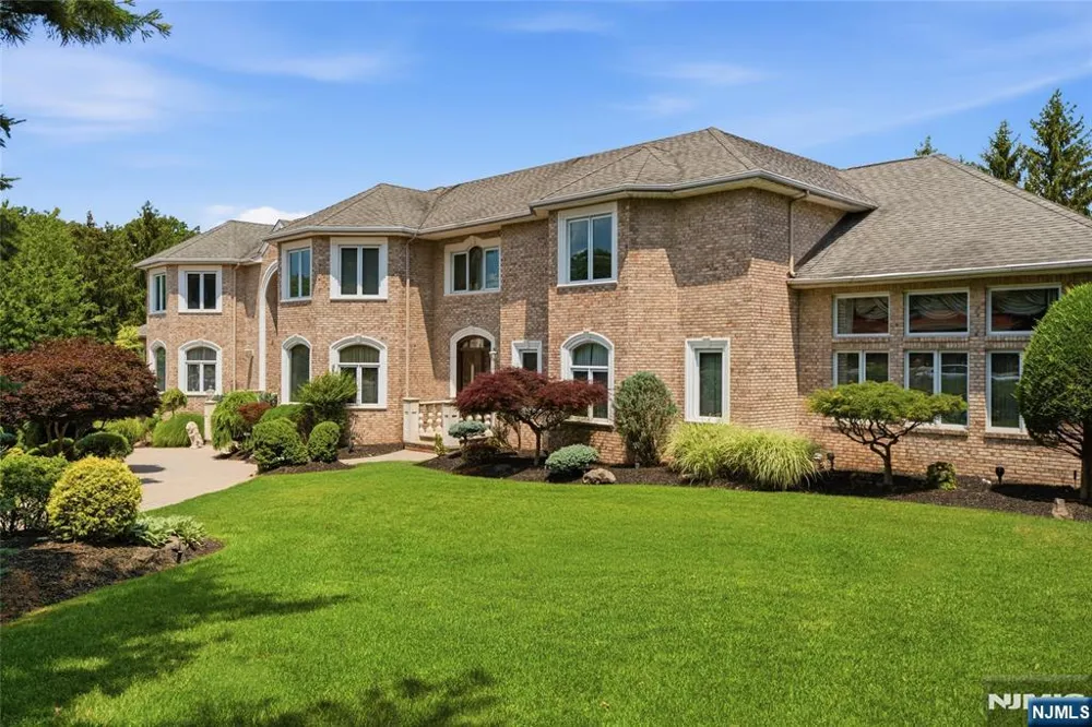 1 Wimbledon Court Cedar Grove, NJ 07009