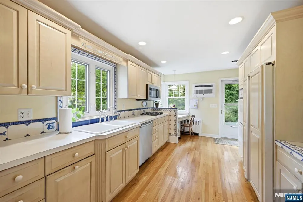 419 Sicomac Avenue Wyckoff, NJ 07481