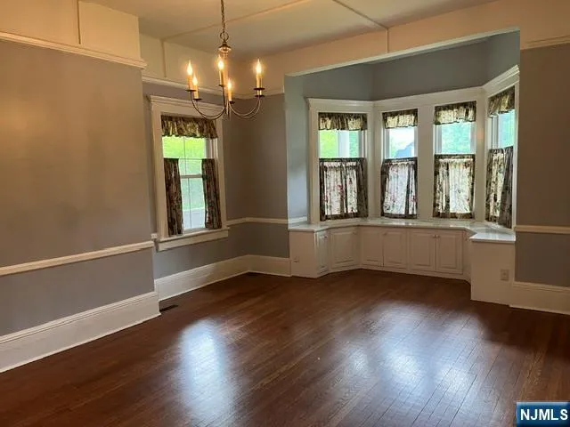 889 Circle Avenue Franklin Lakes, NJ 07417