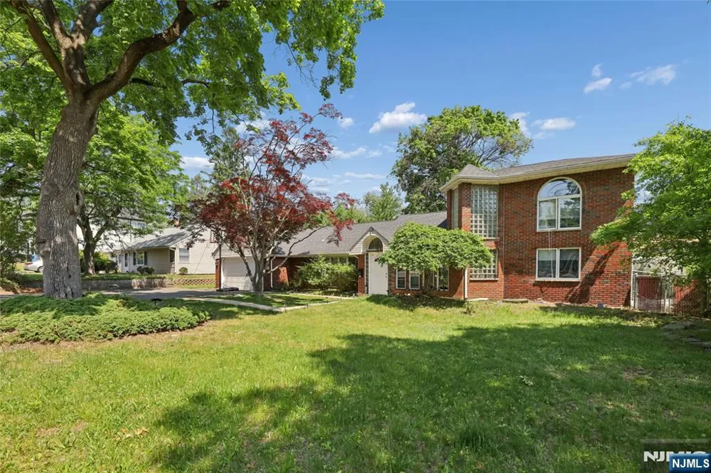 191 Haase Avenue Paramus, NJ 07652