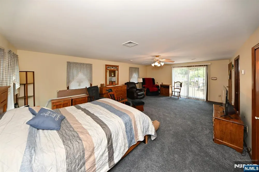 58 Grove Street Wanaque, NJ 07465