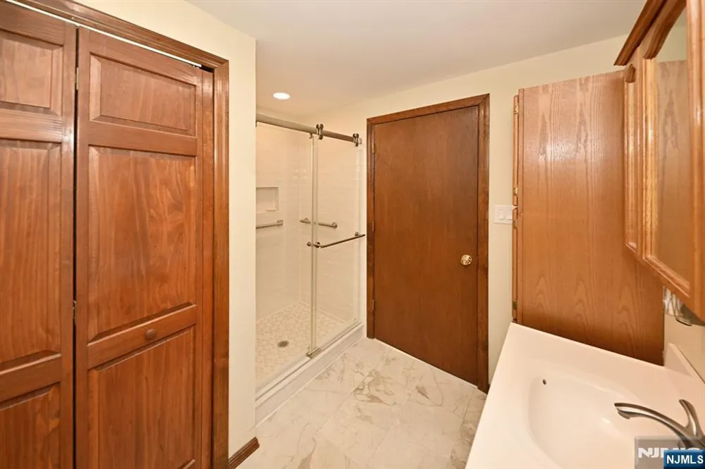 58 Grove Street Wanaque, NJ 07465