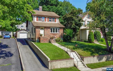 377 Orchard Terrace