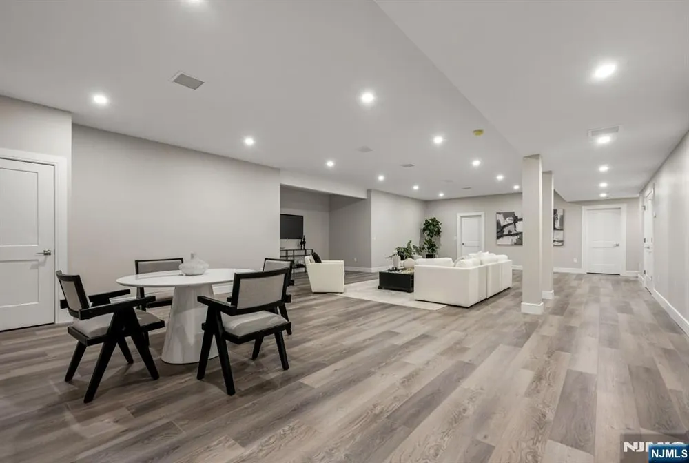 520 Clinton Avenue Wyckoff, NJ 07481