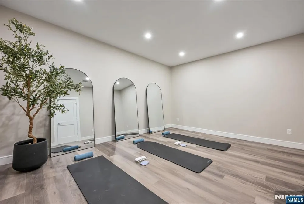 520 Clinton Avenue Wyckoff, NJ 07481