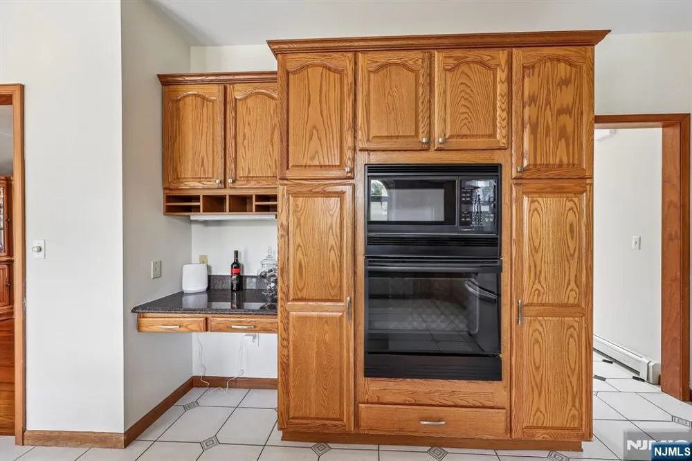 6 Comanche Trail Vernon, NJ 07462