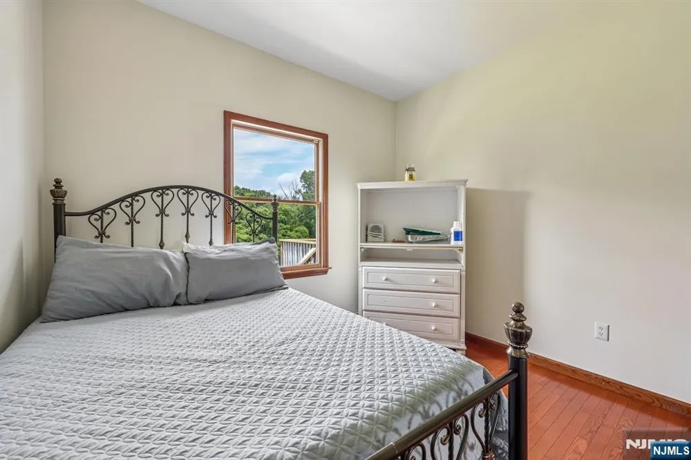 6 Comanche Trail Vernon, NJ 07462