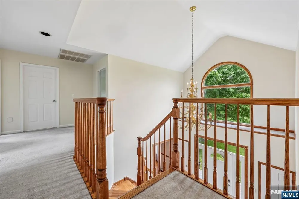 6 Comanche Trail Vernon, NJ 07462