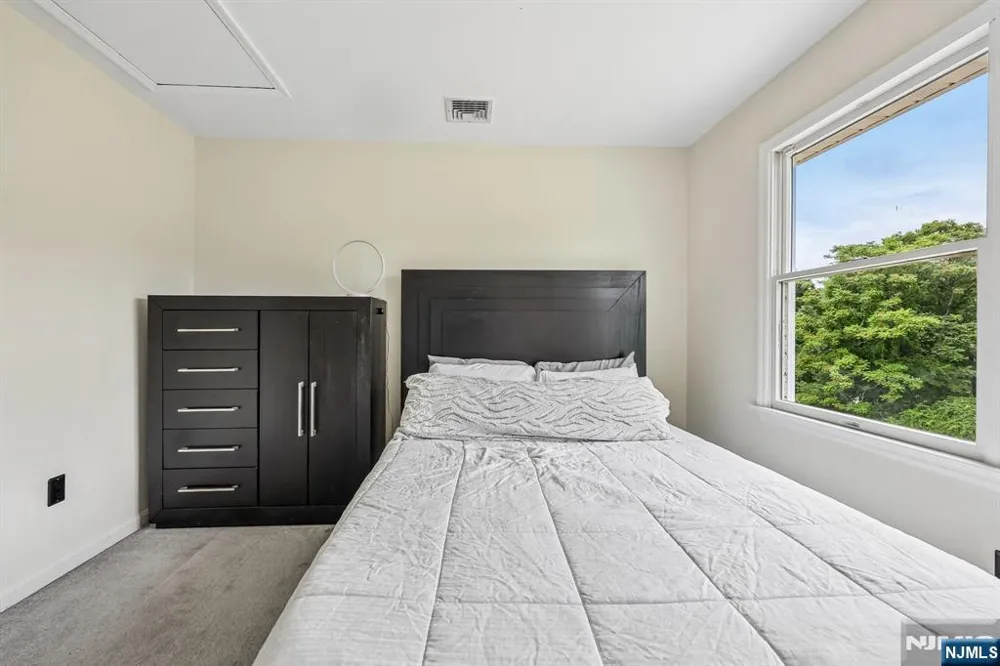 6 Comanche Trail Vernon, NJ 07462
