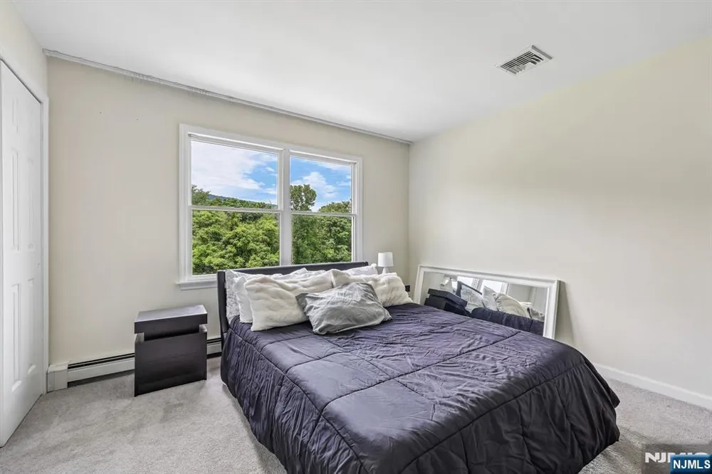 6 Comanche Trail Vernon, NJ 07462
