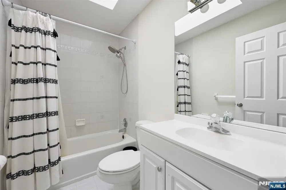 6 Comanche Trail Vernon, NJ 07462