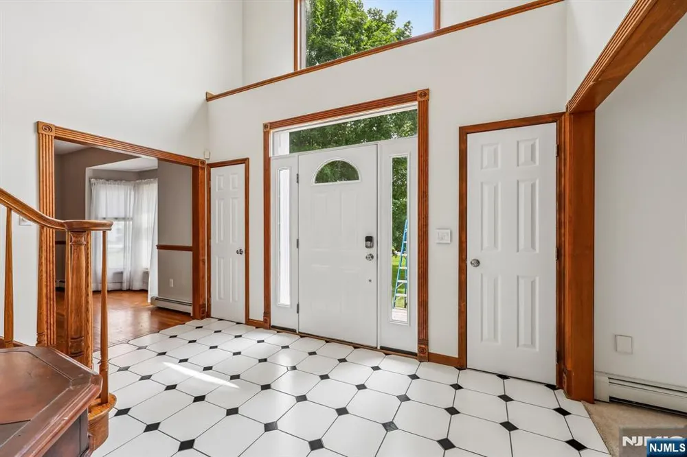 6 Comanche Trail Vernon, NJ 07462