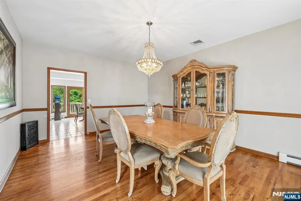6 Comanche Trail Vernon, NJ 07462