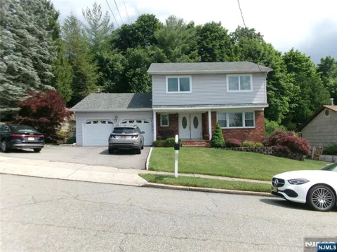 12 Wolfe Drive