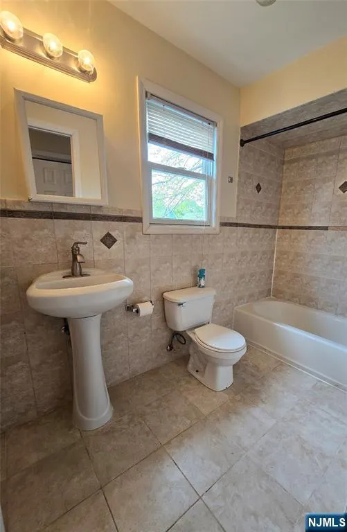 598 Broad Street Carlstadt, NJ 07072