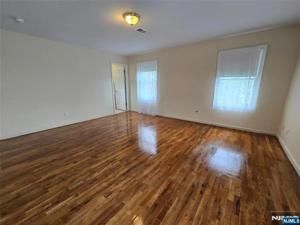 598 Broad Street Carlstadt, NJ 07072