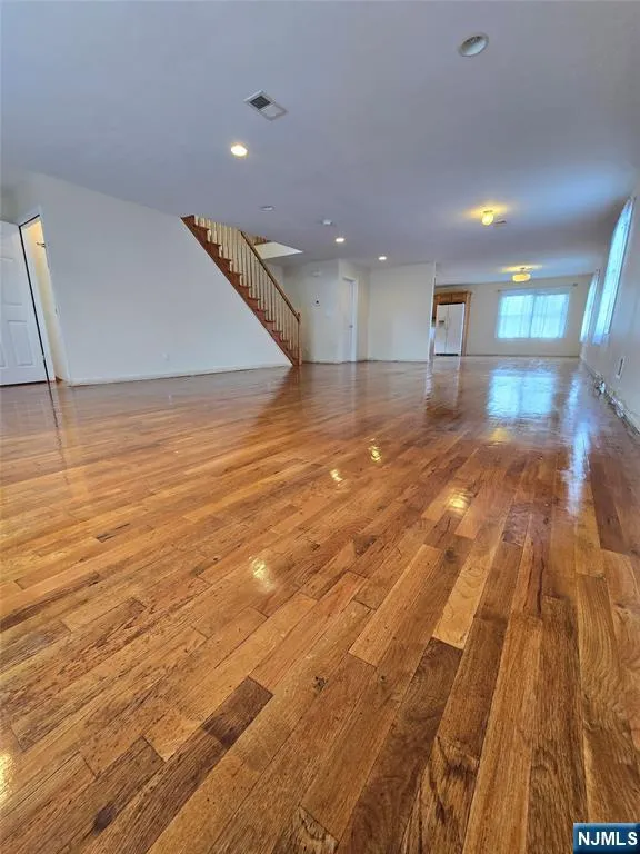 598 Broad Street Carlstadt, NJ 07072