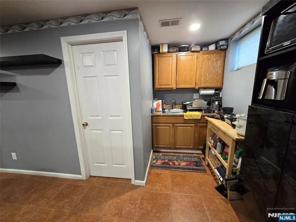 598 Broad Street Carlstadt, NJ 07072