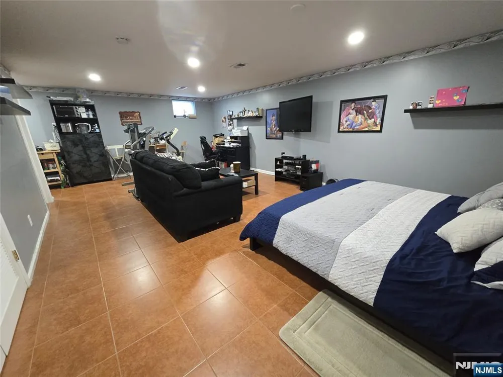 598 Broad Street Carlstadt, NJ 07072